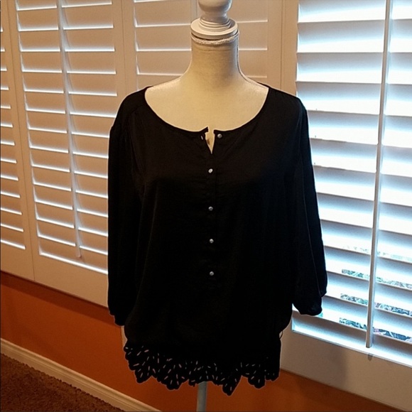 New York and Company Black Scalloped & Punched Tunic Top, Size XL - Picture 1 of 6